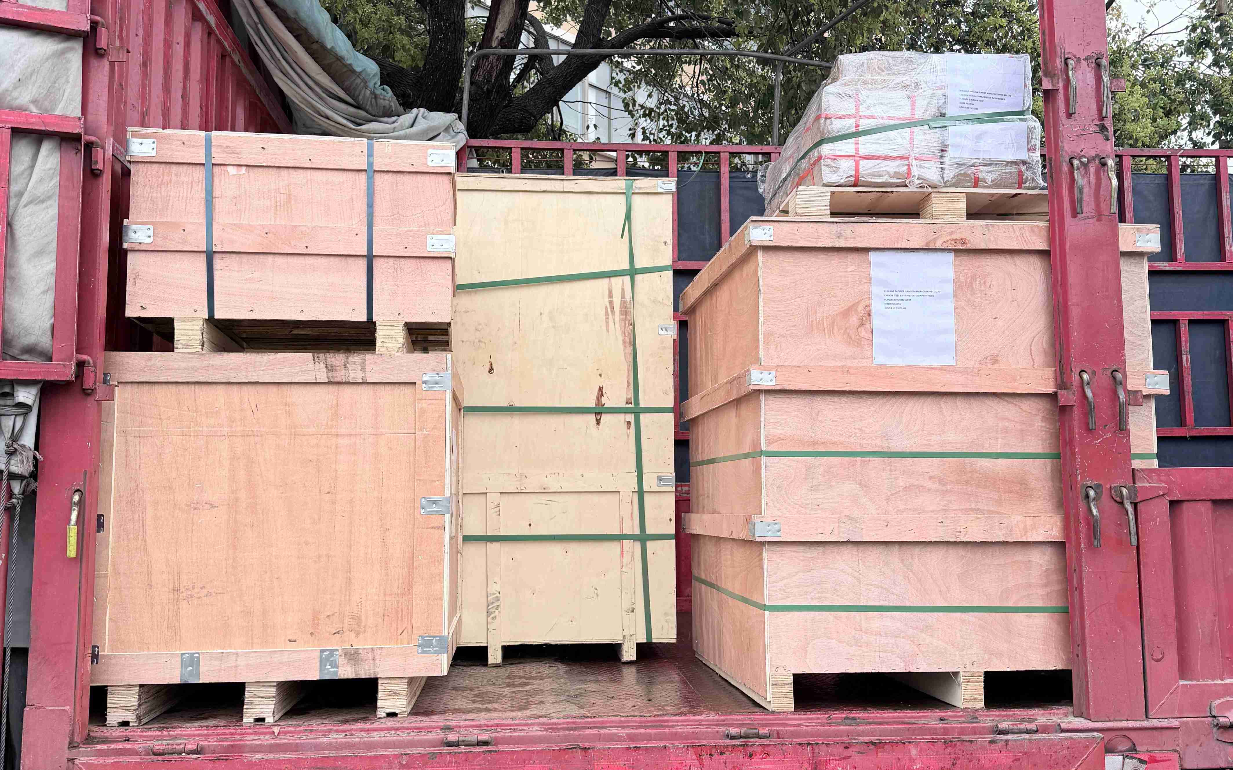 Vietnam-bestelling verzonden: flenzen, fittingen en rubberen verbindingen