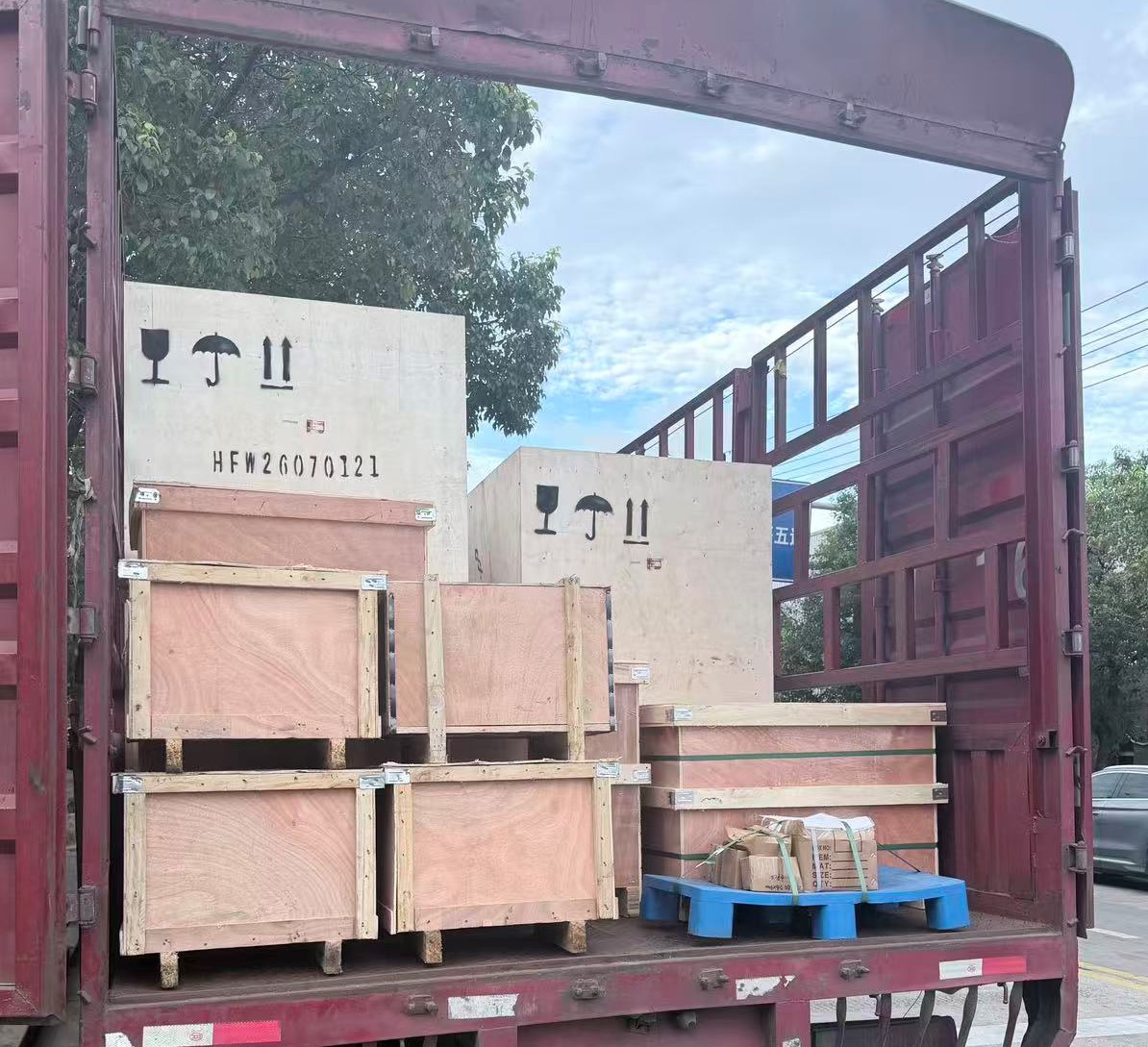 Socket-lasfittingen, SAE-flenzen en hydraulische connectoren verzonden naar Vietnam